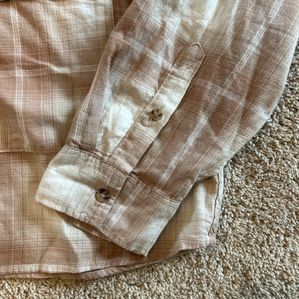 Abercrombie button down cropped shirt - Picture 3 of 4